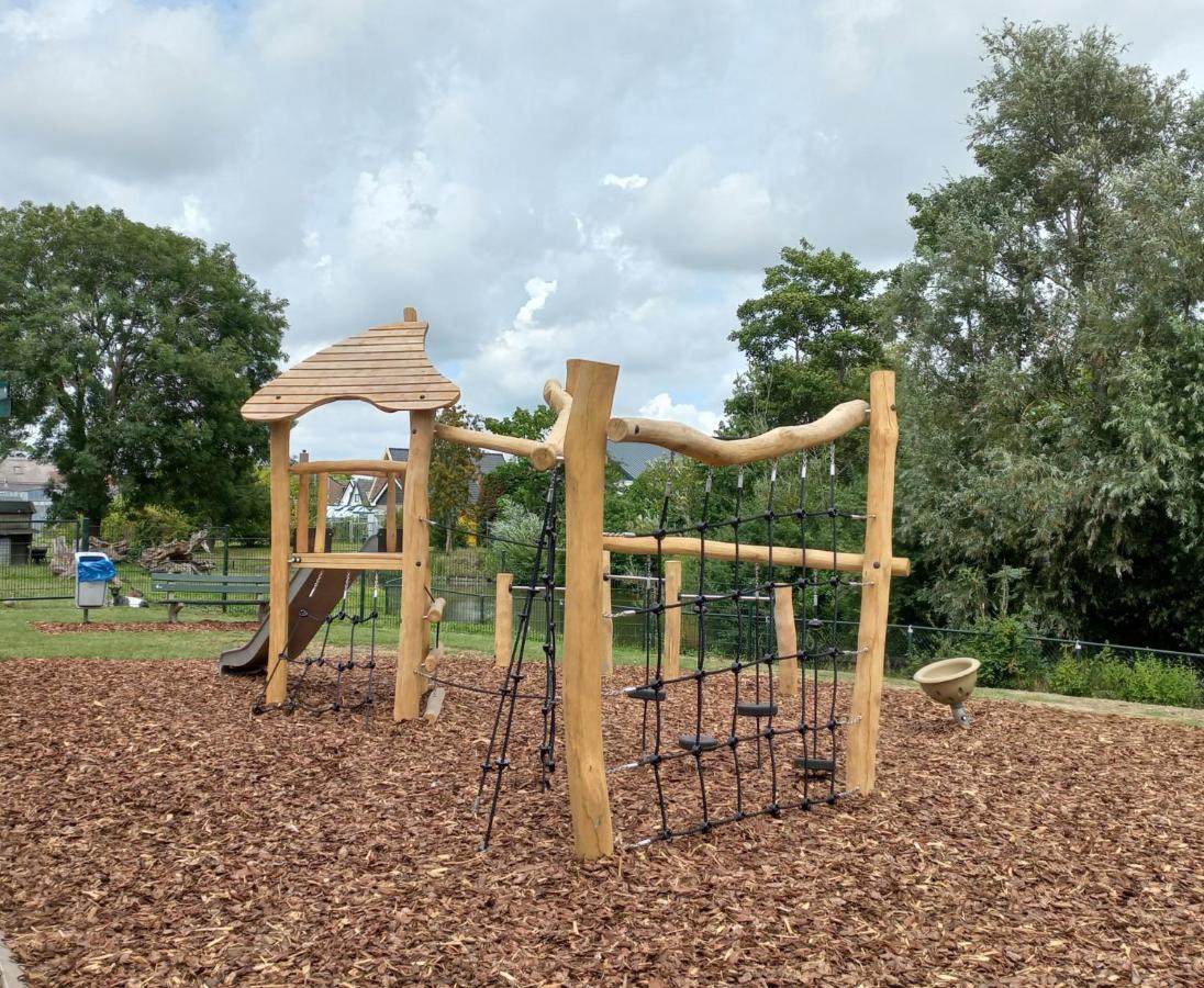 Huisje Finn, Met Grote Tuin En Veel Privacy Dirkshorn Extérieur photo
