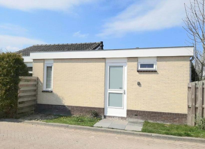 Huisje Finn, Met Grote Tuin En Veel Privacy Dirkshorn Extérieur photo